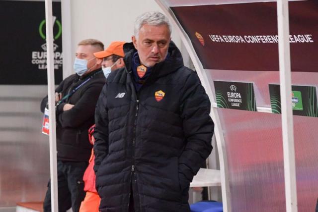 乐鱼电竞-穆里尼奥：德比输给了小球队 20岁小将带来平衡